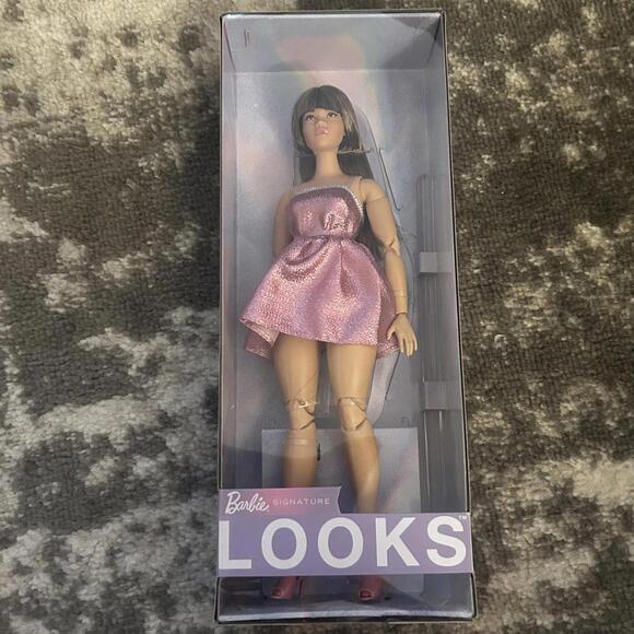 Mattel Barbie Signature Looks Doll #24 (NEW) - Picture 2 of 4